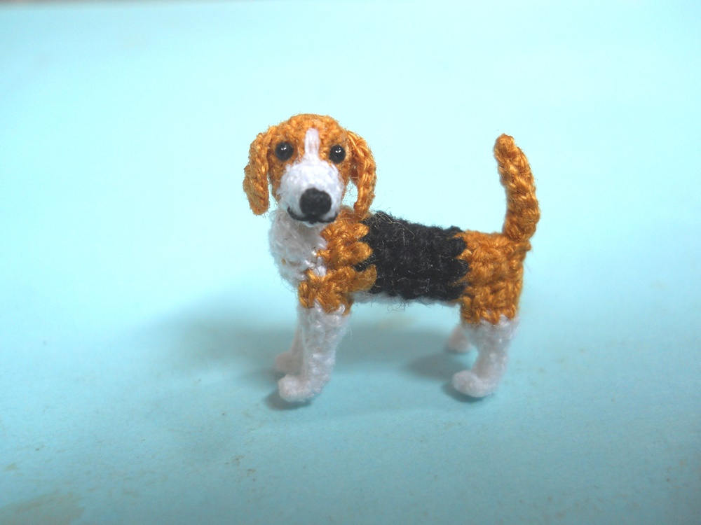 Miniature Beagle - Tiny Crochet Mini Amigurumi Dog Stuff Animal - Made To Order