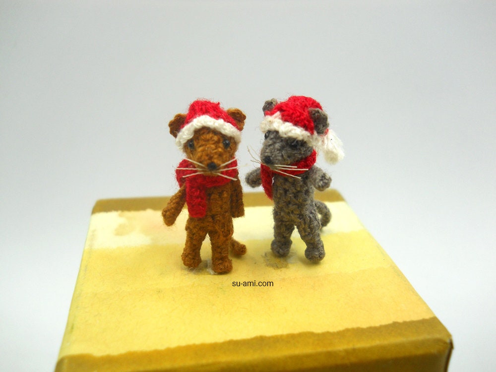 0.9 Inch Christmas Mice - Miniature Crochet Amigurumi Xmas Mice - Made To Order