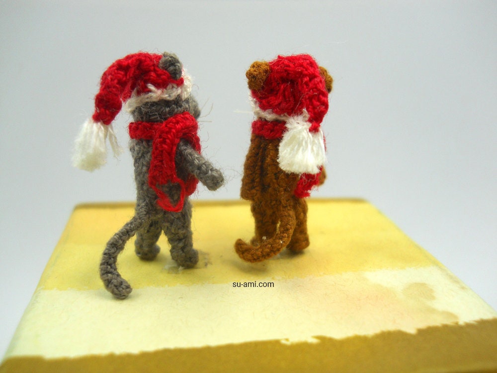 0.9 Inch Christmas Mice - Miniature Crochet Amigurumi Xmas Mice - Made To Order