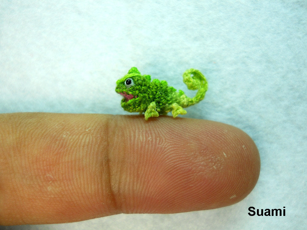 Micro Green Chameleon - Dollhouse Miniature Crochet Tiny Amigurumi Chamaeleons - Made To Order