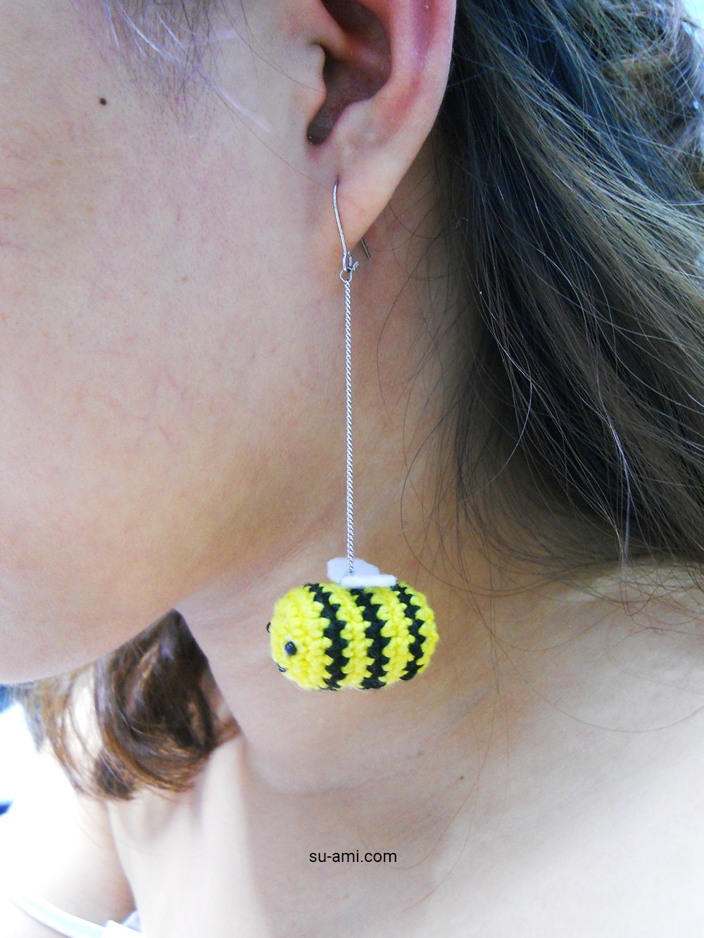 Crochet bee, Small Bee, Crocheted Bumble Bee, Decorative Bee, Tiny Bee Plush - Made to order.