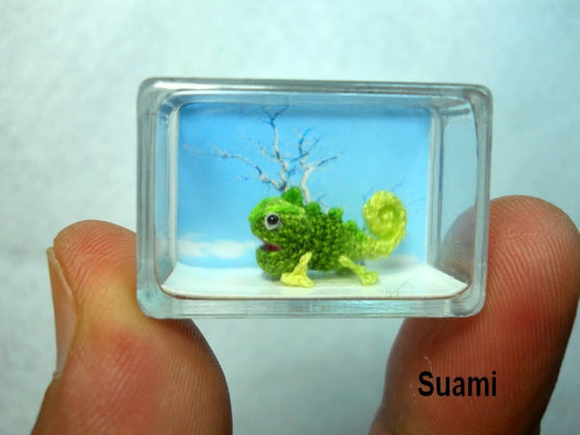 Micro Green Chameleon - Dollhouse Miniature Crochet Tiny Amigurumi Chamaeleons - Made To Order