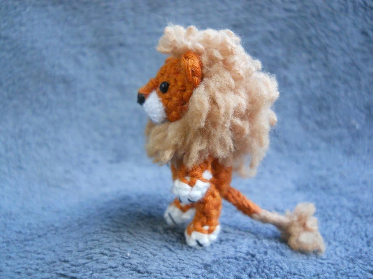 Mini Crochet Lion - Tiny stuffed Lion, Small Lion Doll - Made To Order