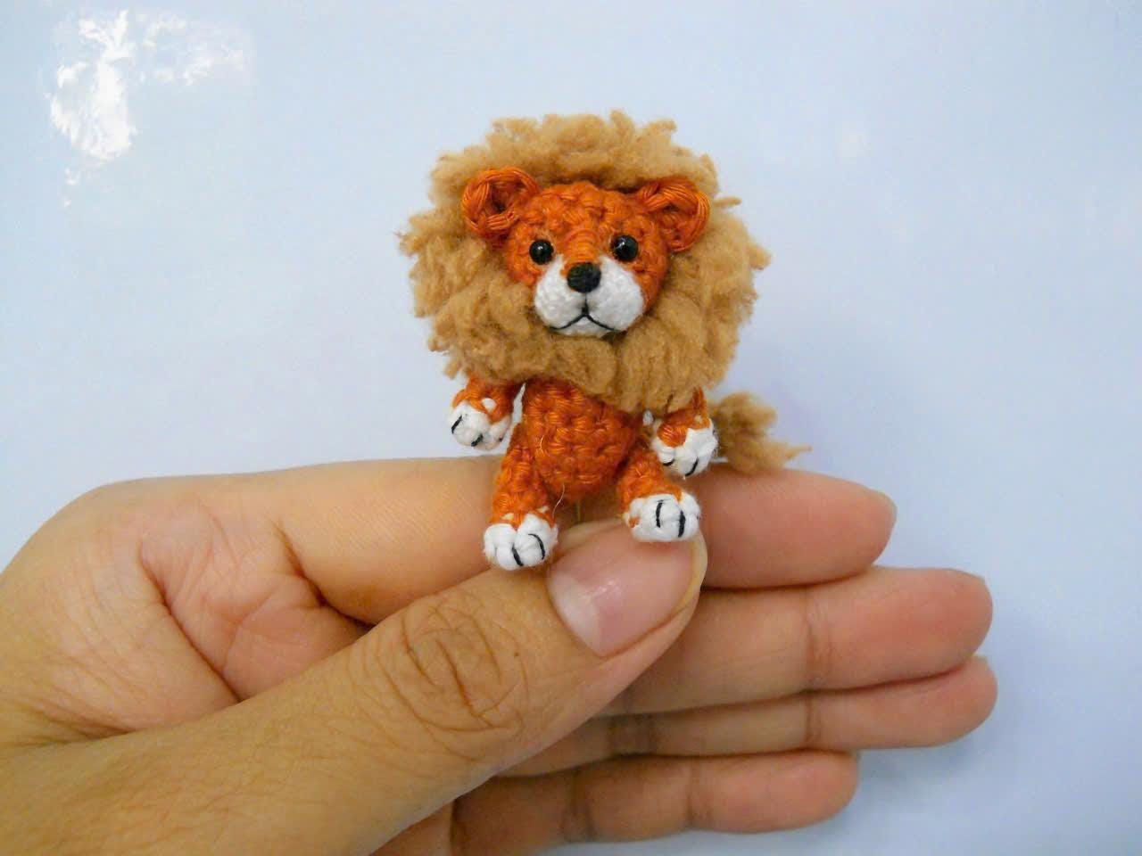 Mini Crochet Lion - Tiny stuffed Lion, Small Lion Doll - Made To Order