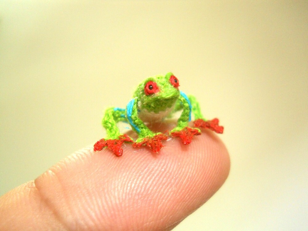 Red Eyed Tree Frog - Micro Crochet Miniature Tiny Stuffed Animals - Made To Order