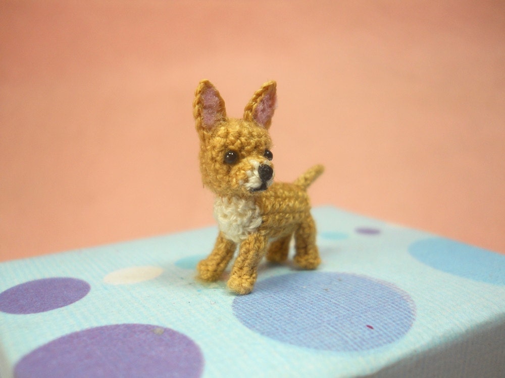 Fawn White Chihuahua Dog - Amigurumi Crochet Tiny Dog Stuff Animal - Made to Order