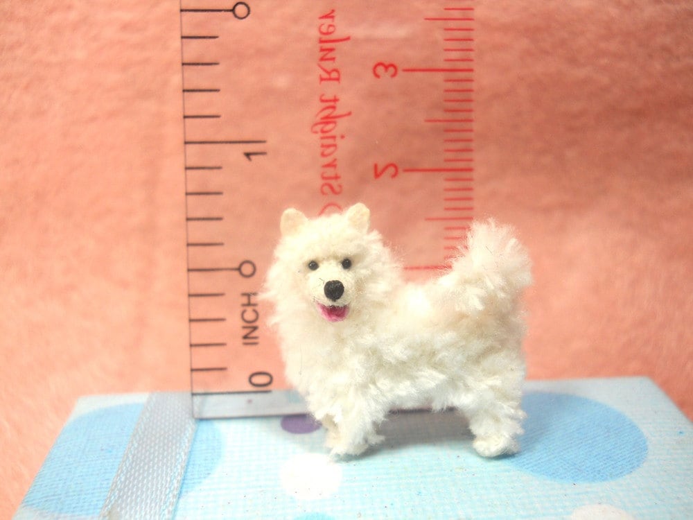 Miniature Samoyed - Micro Crochet Mini Amigurumi Dog Stuff Animal - Made To Order