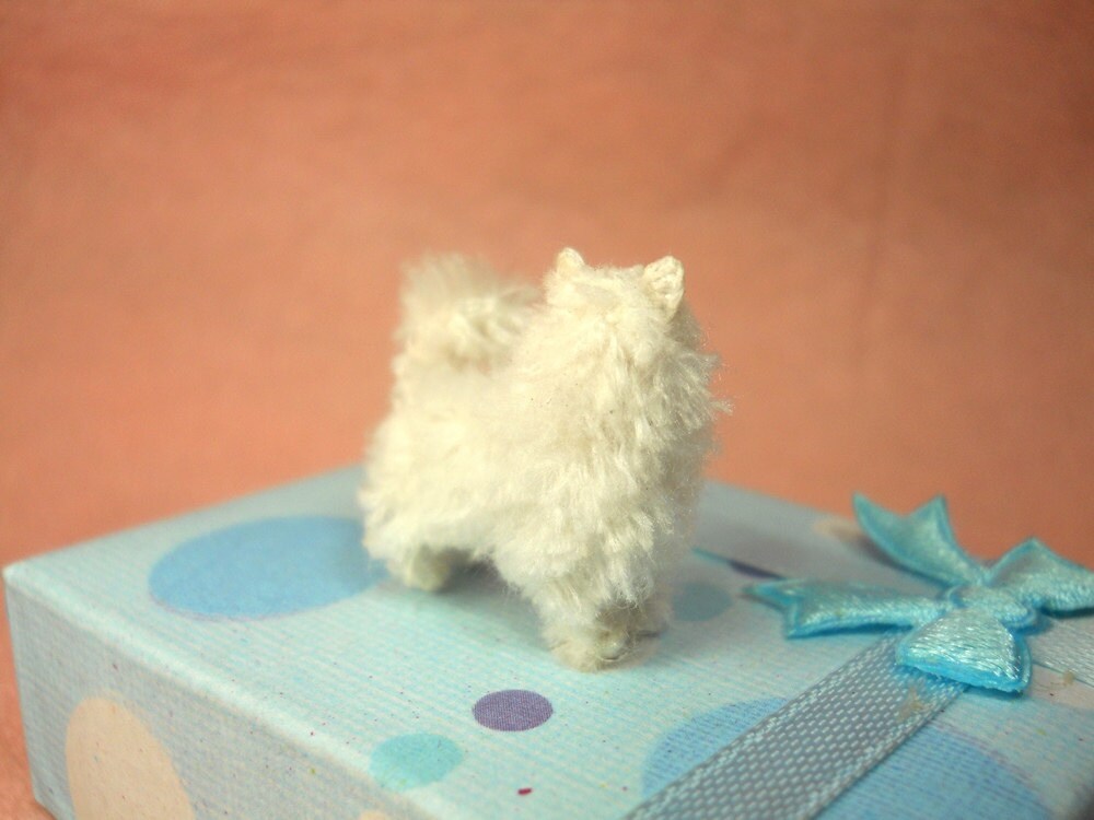 Miniature Samoyed - Micro Crochet Mini Amigurumi Dog Stuff Animal - Made To Order