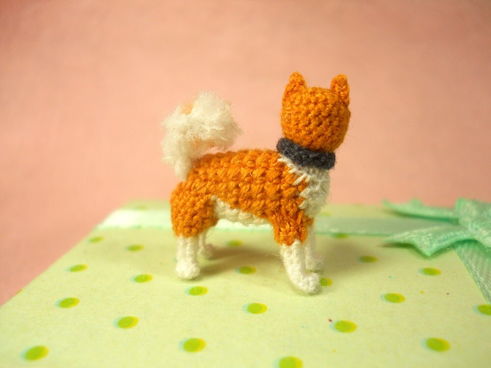 Miniature Akita - Tiny Crochet Mini Amigurumi Dog Stuff Animal - Made To Order