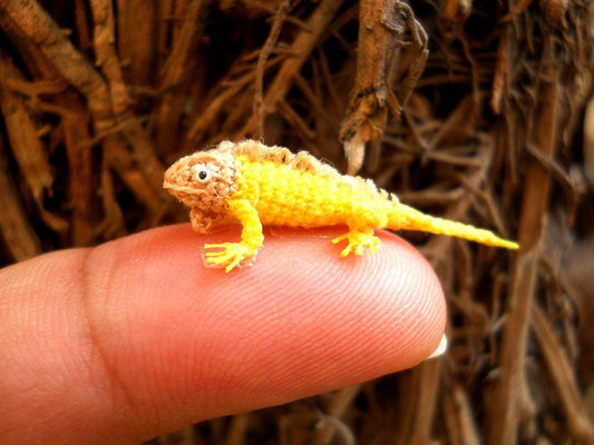 Micro Yellow Iguana - Miniature Crochet Mini Lizard stuffed animal - Made To Order