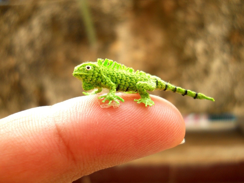 Micro Green Iguana - Miniature Crochet Mini Lizard stuffed animal - Made To Order