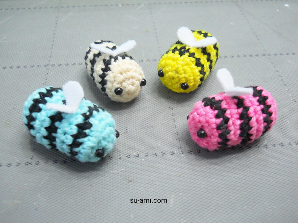 Crochet bee, Small Bee, Crocheted Bumble Bee, Decorative Bee, Tiny Bee Plush  - Made to order.