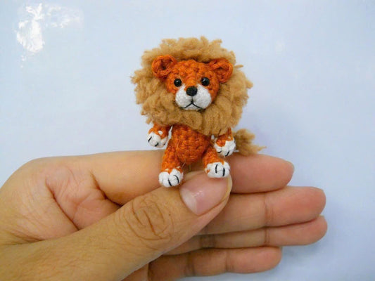 Mini Crochet Lion - Tiny stuffed Lion, Small Lion Doll - Made To Order