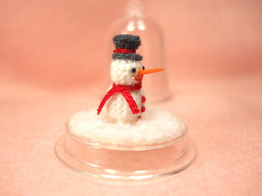 Micro Snowman in Dome Pendant - Miniature Crochet Amigurumi Tiny doll - Made To Order