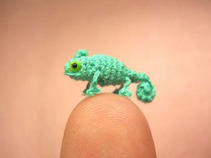 Micro Green Chameleon - Miniature Crochet mini Amigurumi Chamaeleon - Made To Order