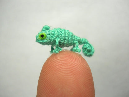 Micro Green Chameleon - Miniature Crochet mini Amigurumi Chamaeleon - Made To Order