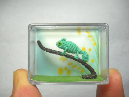 Micro Green Chameleon - Miniature Crochet mini Amigurumi Chamaeleon - Made To Order