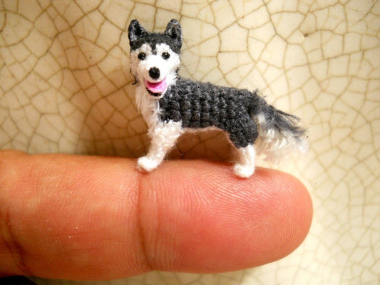 Miniature Husky  - Tiny Crochet Mini Amigurumi Dog Stuff Animal - Made To Order