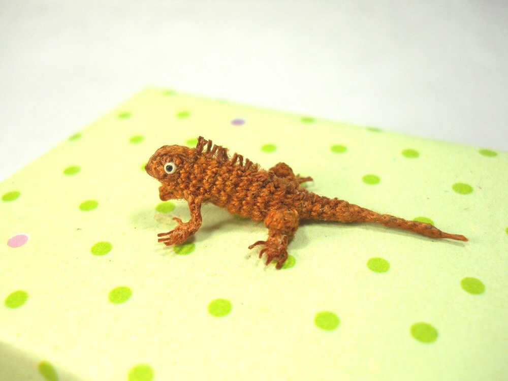 Micro Brown Iguana - Miniature Crochet Mini Lizard stuffed animal - Made To Order