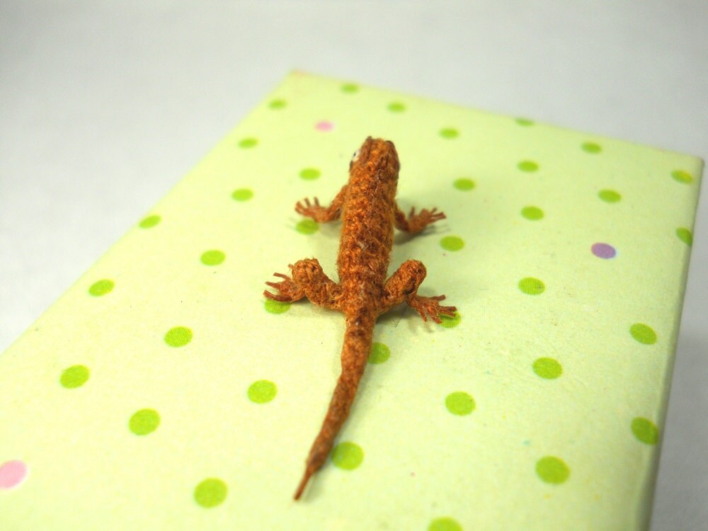 Micro Brown Iguana - Miniature Crochet Mini Lizard stuffed animal - Made To Order